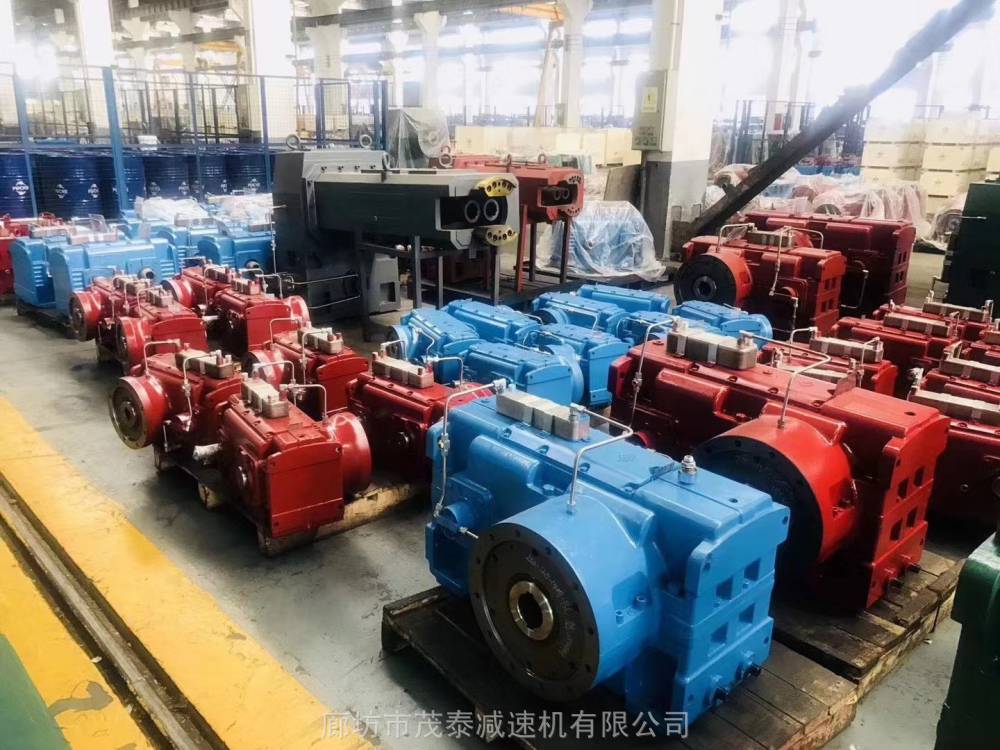 唐山玉田銷售擠出機減速機-塑料機械***-ZLYJ225-16-1