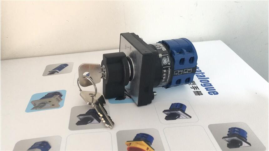 EA20-B3-CB08/2/E1/ZG16S0*10/M101轉(zhuǎn)換開(kāi)關(guān)