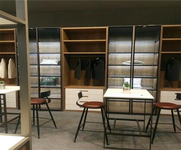 渭南板式家具都用哪些設(shè)備全屋定制