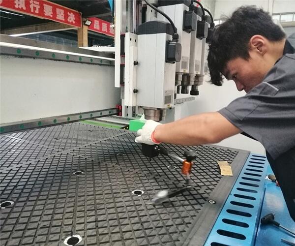景德鎮(zhèn)板式家具都用哪些設(shè)備全屋定制
