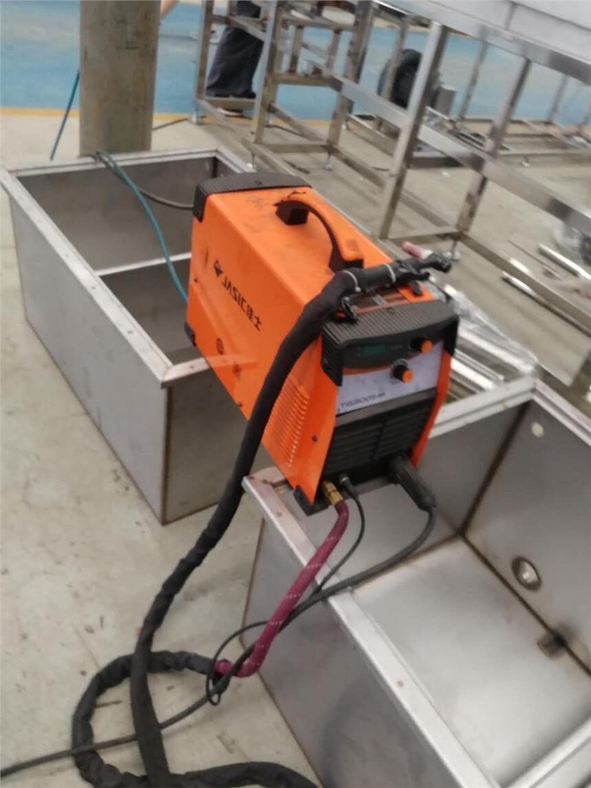 山東濟(jì)南電焊機(jī)氬弧焊便攜式