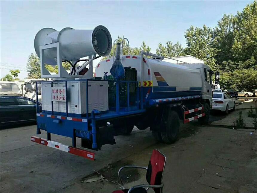 程力專汽年中促銷8噸——12噸灑水車東風公司品牌保質(zhì)量
