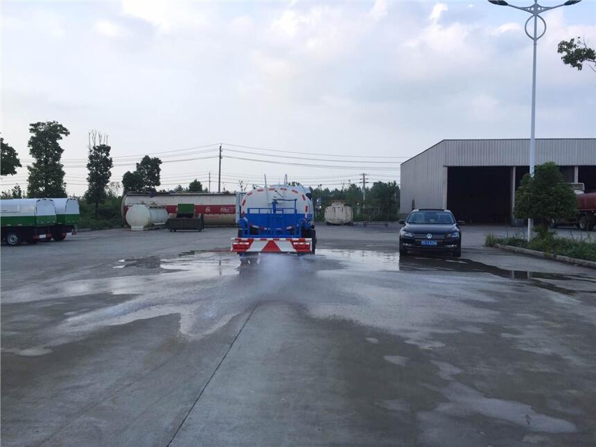 灑水車年中促銷5噸——15噸無中介實(shí)在價