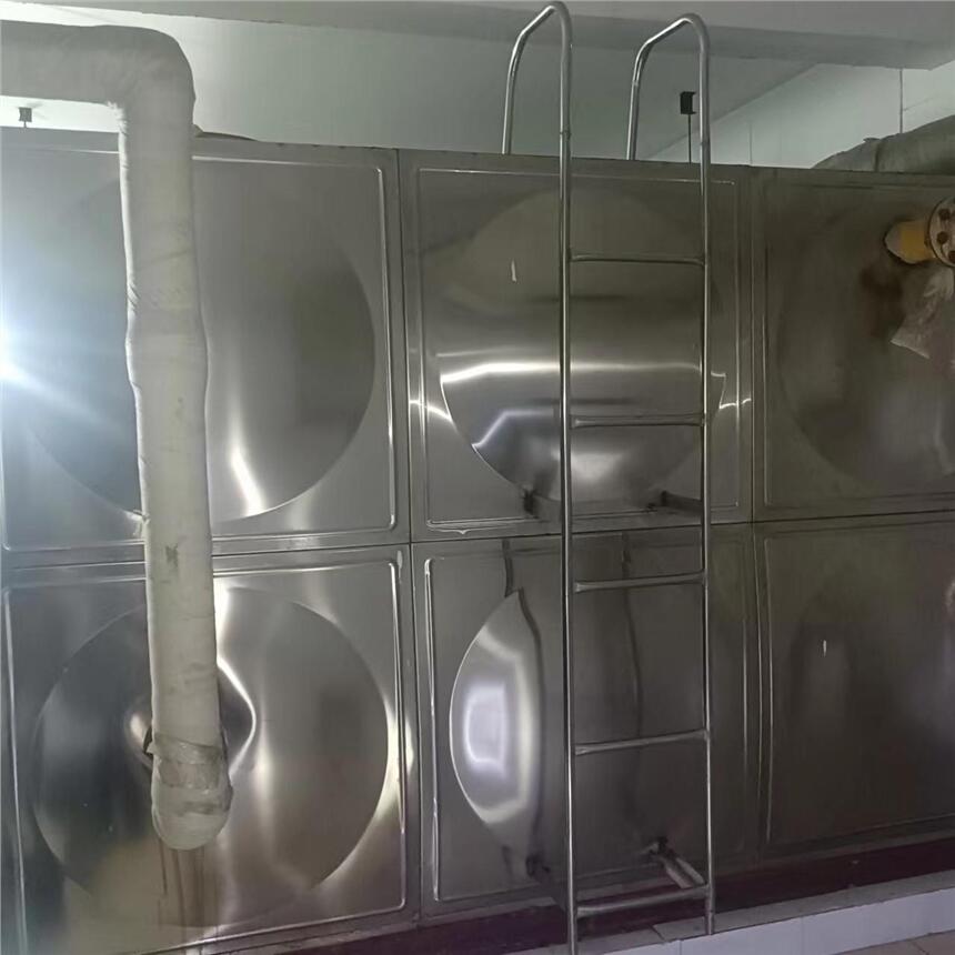 河北不銹鋼水箱  304材質(zhì)不銹鋼水箱