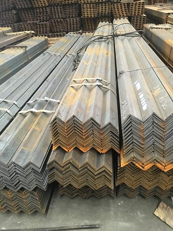廠家直銷歐標(biāo)等邊角鐵L20*20*3/SS400尺寸規(guī)格表