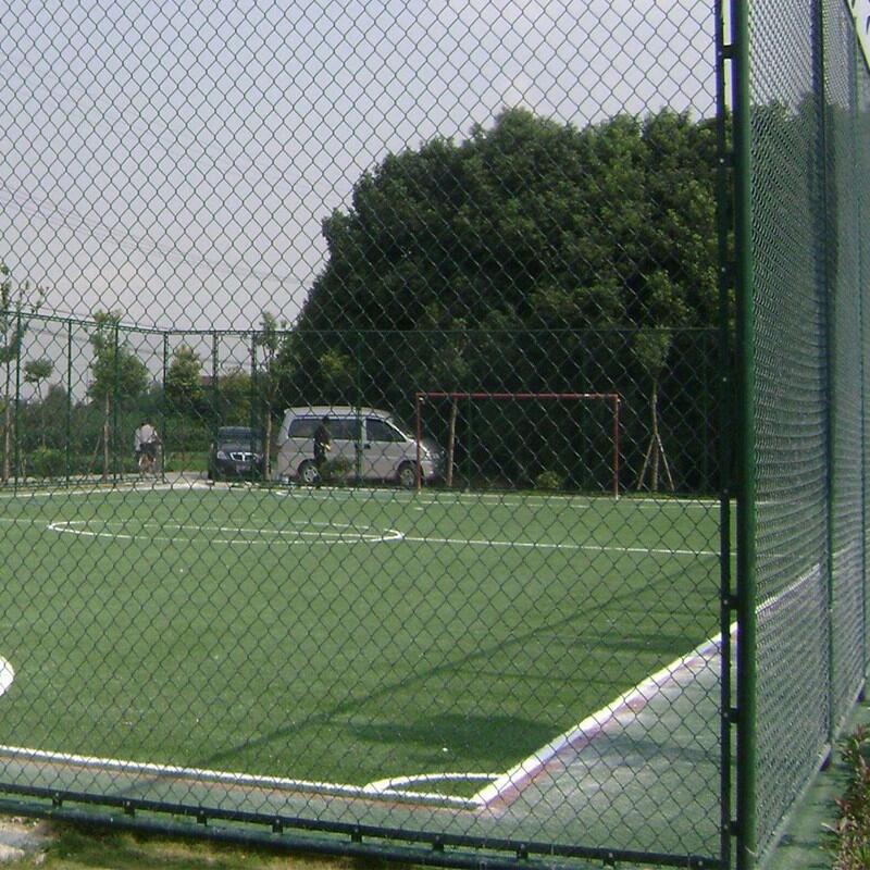 大學操場 運動場專用噴塑勾花護欄網 各種足球場 籃球場圍網現(xiàn)貨批發(fā)