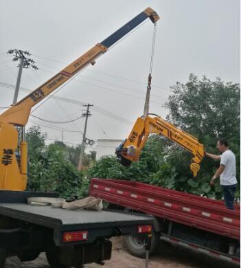 小吊車吊運(yùn)機(jī)隨車吊小吊機(jī)全自動小型吊機(jī)汽車吊單臂吊