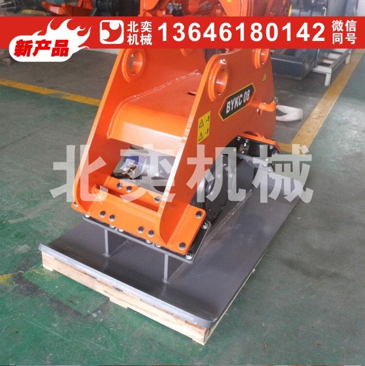 路肩、護(hù)坡等公路、鐵路路基夯實，堤壩及其護(hù)坡夯實機(jī)械