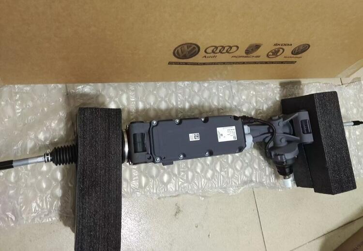 奧迪C8方向機 渦輪增壓器 發(fā)電機 減震器 下擺臂