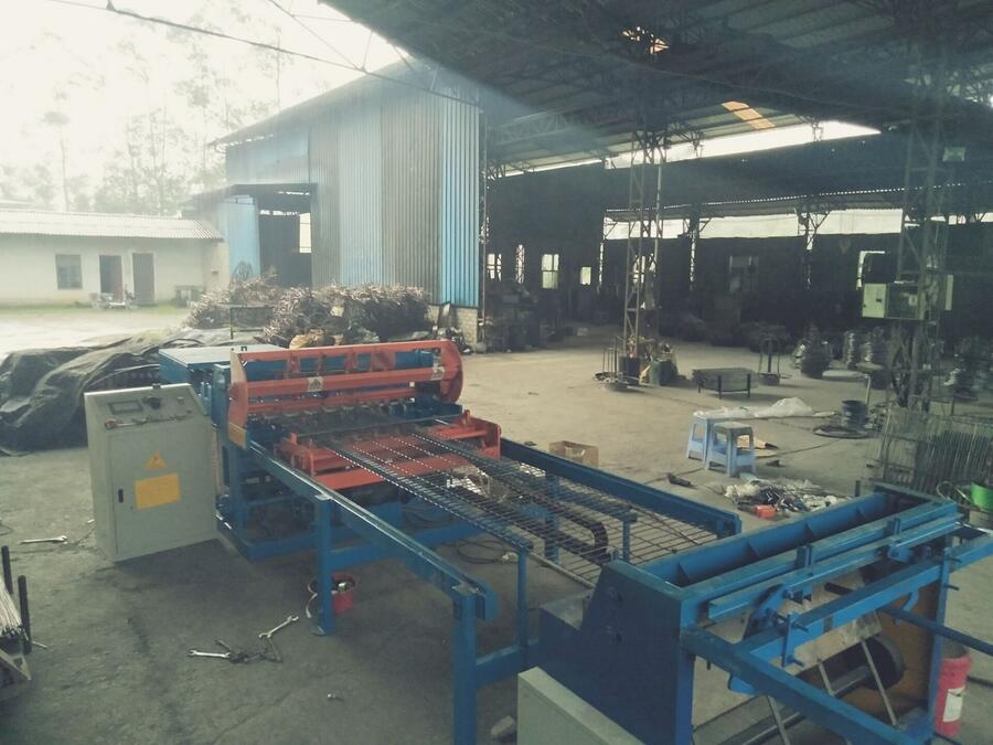 安平全自動(dòng)焊網(wǎng)機(jī)廠家直銷