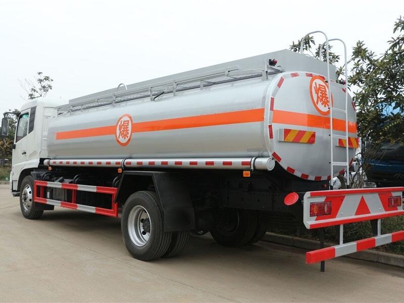 長(zhǎng)途運(yùn)輸運(yùn)油車信陽有哪里地方有現(xiàn)車？
