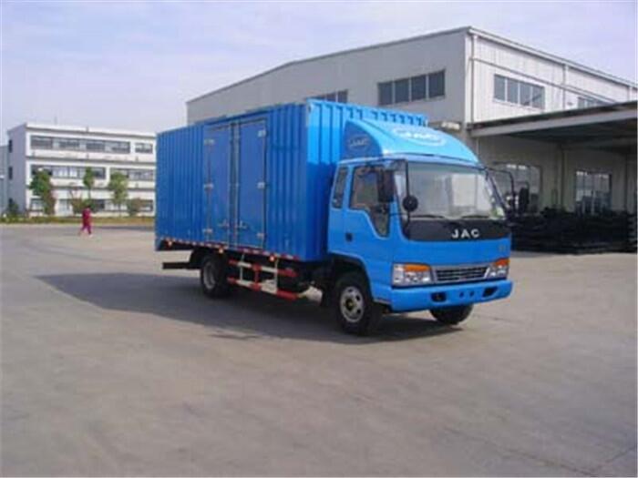 江淮3類煤油廂式危險(xiǎn)品運(yùn)輸車強(qiáng)勁動(dòng)力