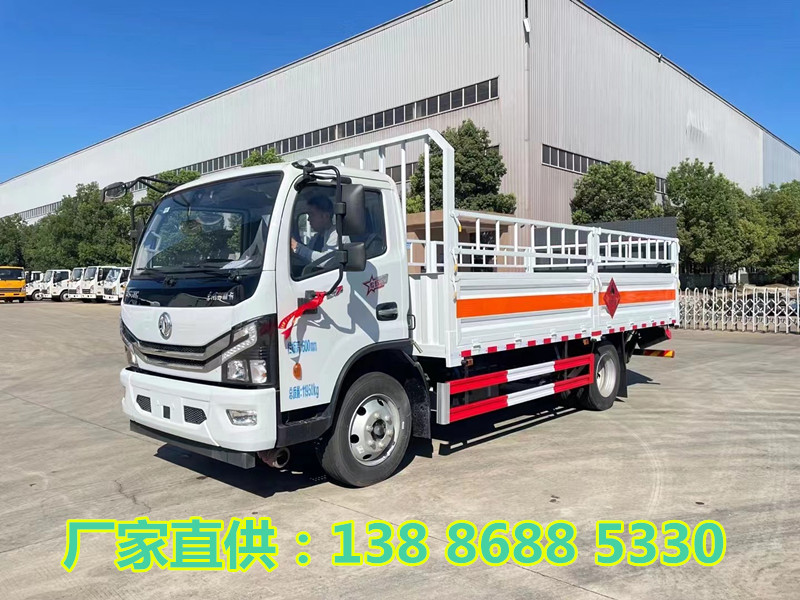 東風(fēng)5.2米氣瓶運(yùn)輸車 危險(xiǎn)品氣瓶運(yùn)輸車