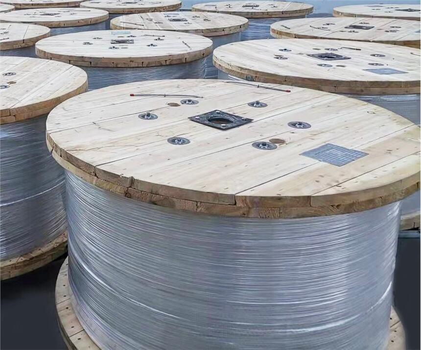2205雙相不銹鋼焊接無(wú)縫管，石油化工用不銹鋼盤管廠家