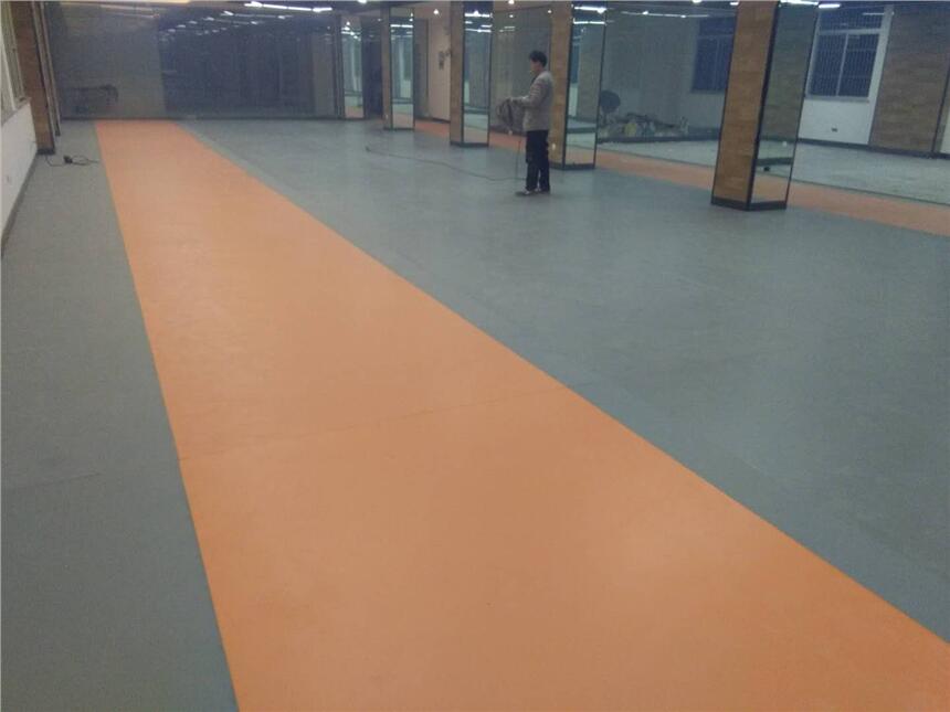泰興乒乓球場、展覽廳塑膠地板安裝
