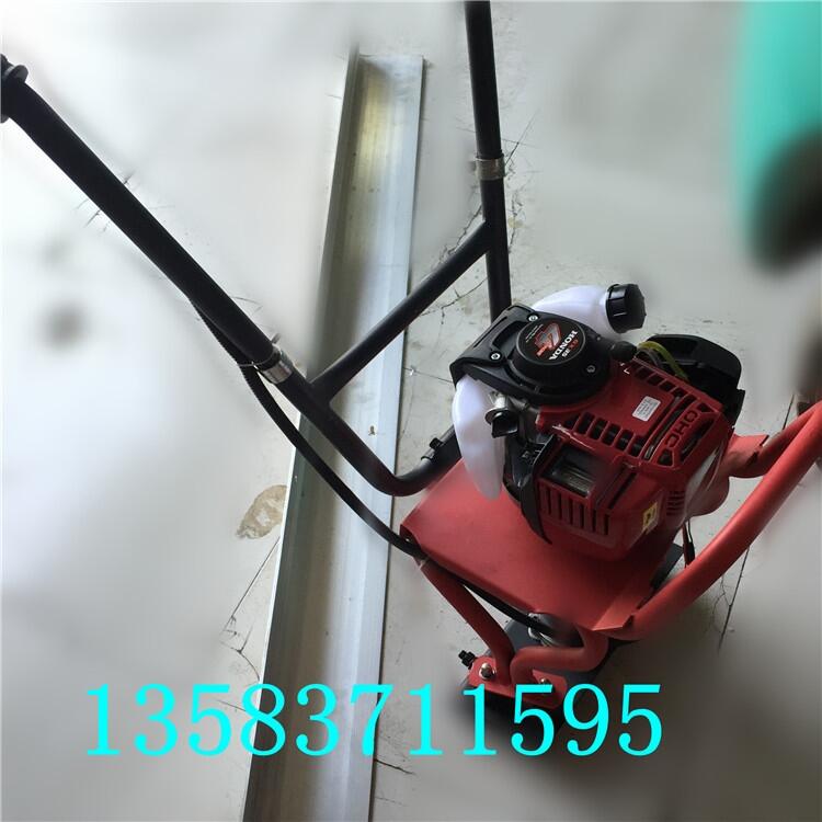 手扶振動尺攤鋪機(jī)鼎誠路面機(jī)械有現(xiàn)貨DC-25