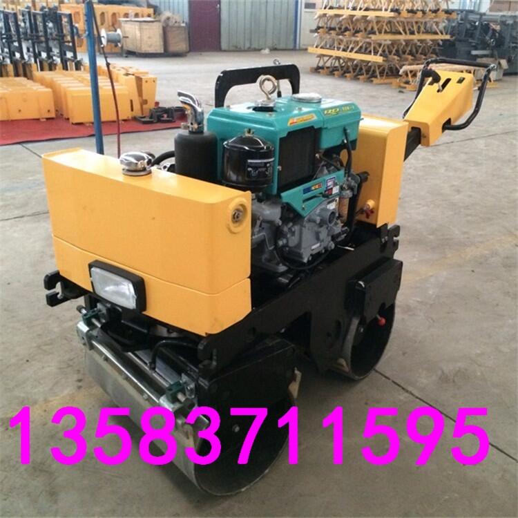 手扶式振動(dòng)壓路機(jī)壓實(shí)機(jī)壓土瀝青都好用鼎誠廠家現(xiàn)貨銷售DC