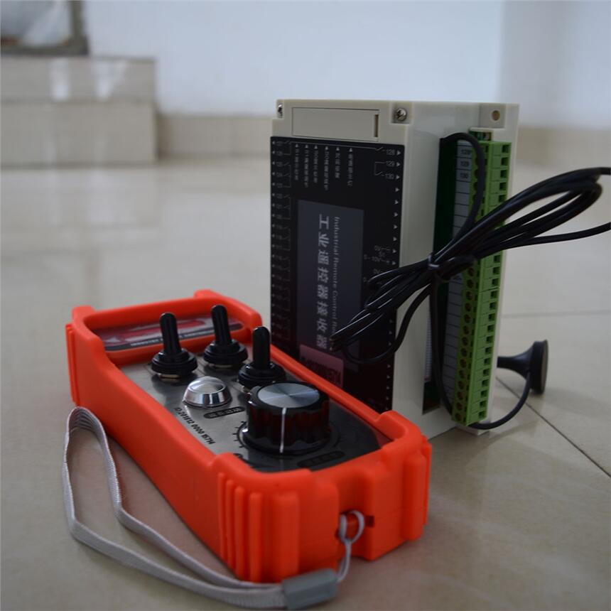 WD09S1-0多功能無線遙控器，主要配套滾輪架、變位機、組立機設(shè)備使用。