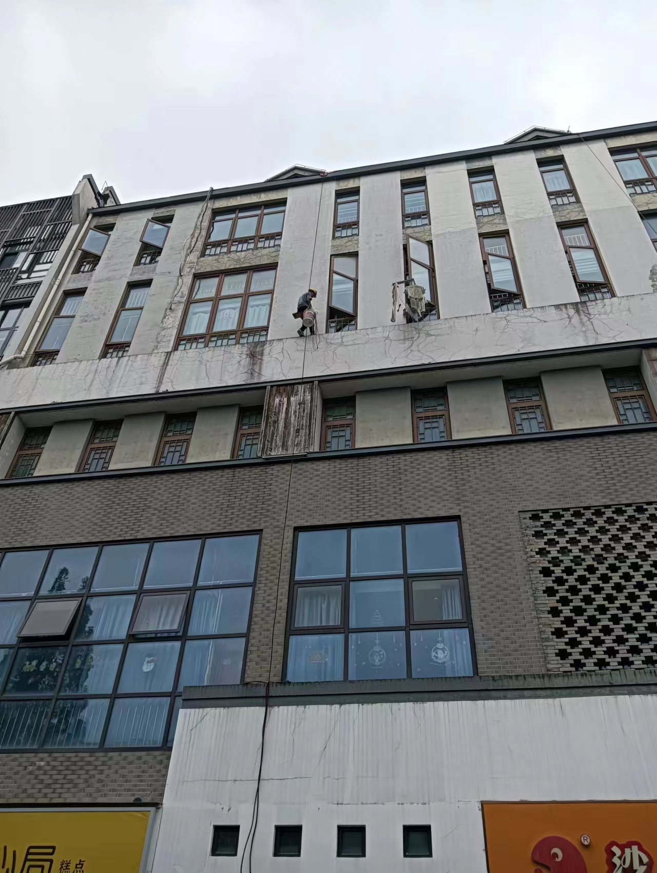 上海大理石外墻滲漏蜘蛛人吊繩維修防水