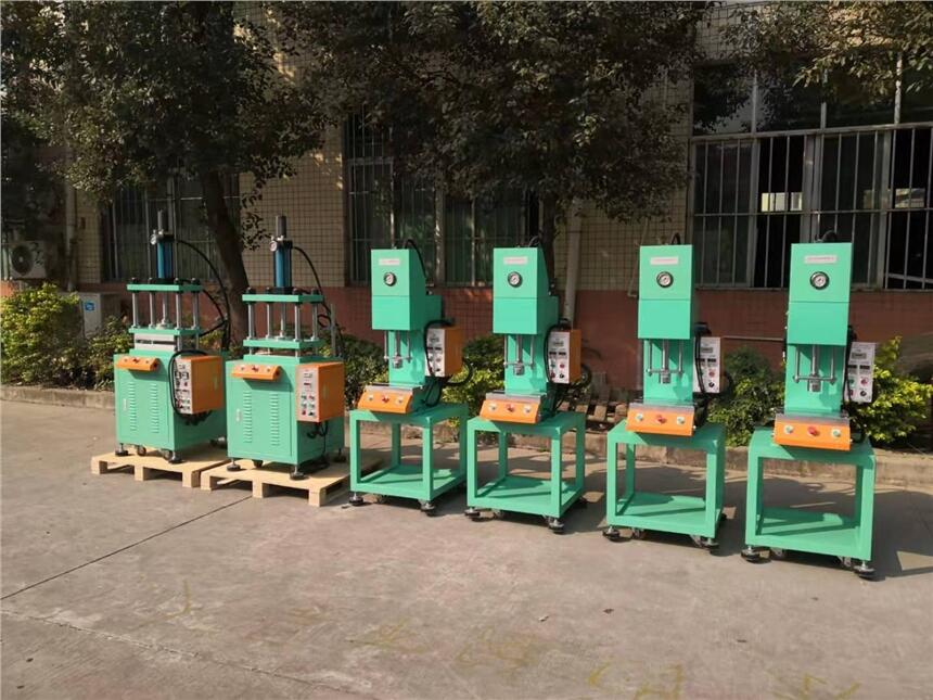 東莞精密壓裝桌上式小型液壓機(jī)