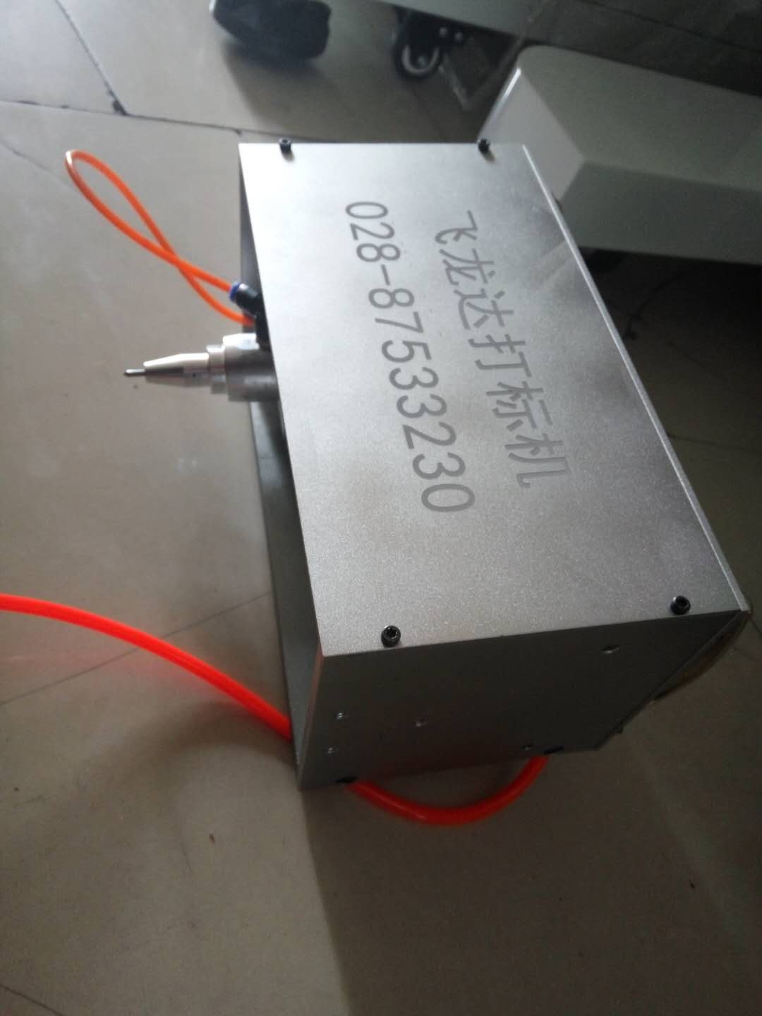 成都銘牌打碼機(jī)，激光打標(biāo)機(jī)供應(yīng)及售后