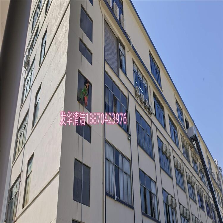 福建廈門市外墻防水高空作業(yè)高空外墻清洗外墻空鼓敲掉