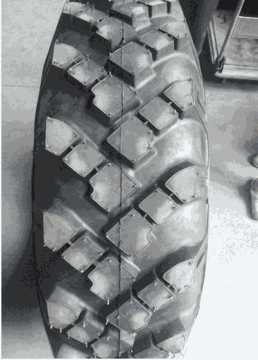 高端三包軍車輪胎使用周期