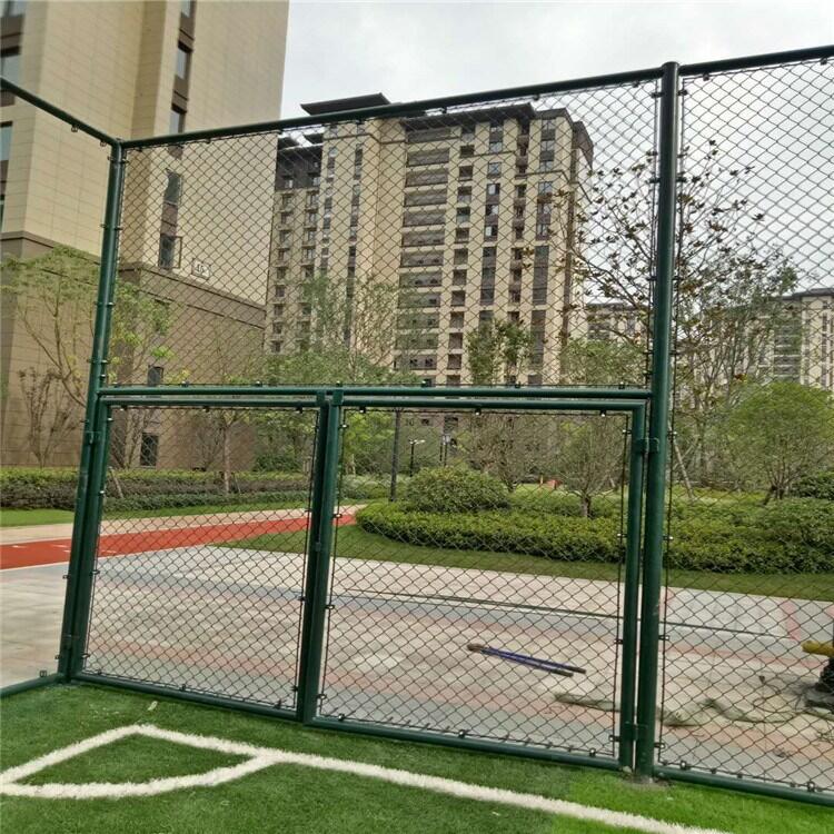 共進球場圍網 供應體育場圍網廠家