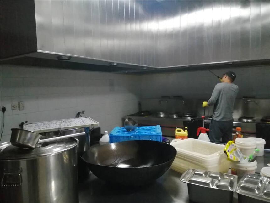 沽源縣大型廚房煙道清洗！性價(jià)比高