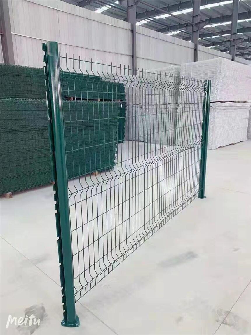 學校工廠桃型柱隔離護欄網(wǎng)