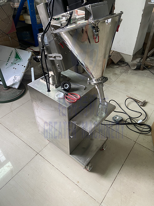 單頭螺桿粉劑自動計量灌裝機(jī) 粉末化妝品香精香料粉灌裝機(jī)械