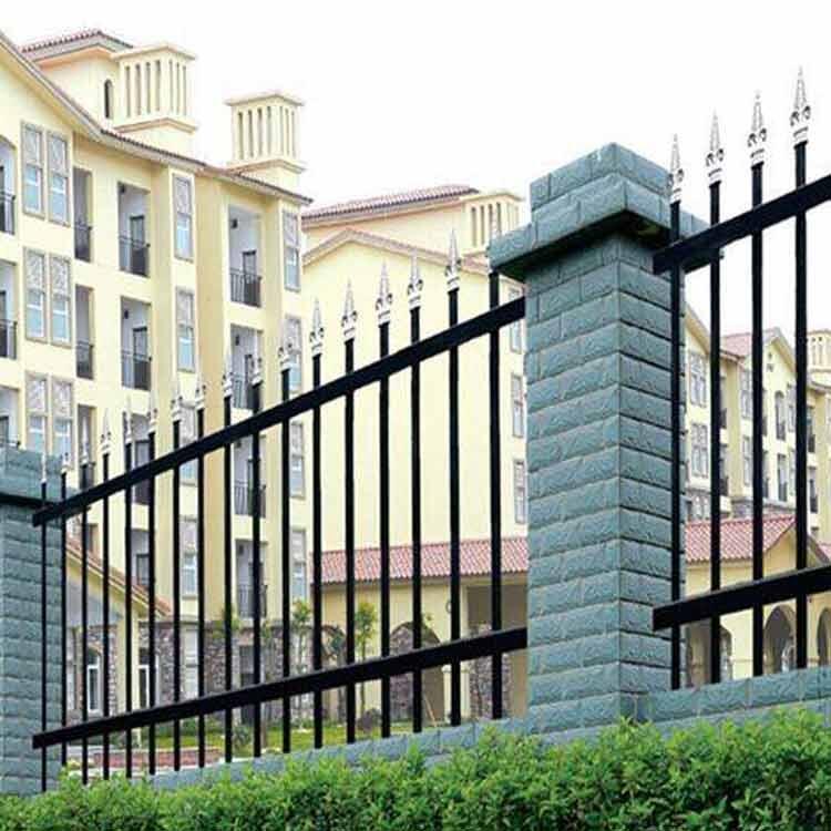 湛江金屬柵欄大門圖片 廠區(qū)圍墻欄桿定做 鋅鋼護欄價格