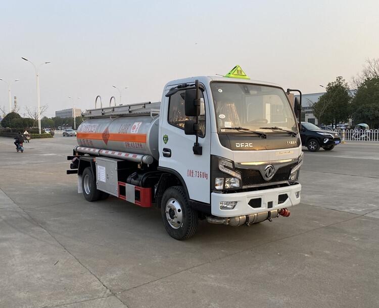 國六東風(fēng)4.5立方5噸油罐車運(yùn)油車廠家直銷多少錢可分期