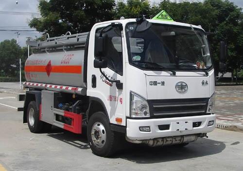 國(guó)六解放4.3立方柴油5噸油罐車加油車現(xiàn)貨廠家直銷