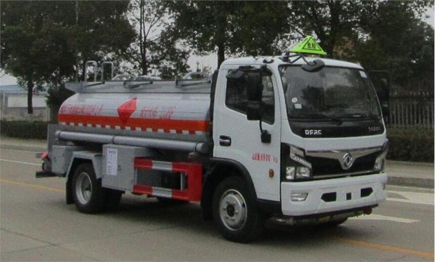 國六東風6.08立方5噸不超載油罐車加油車多少錢