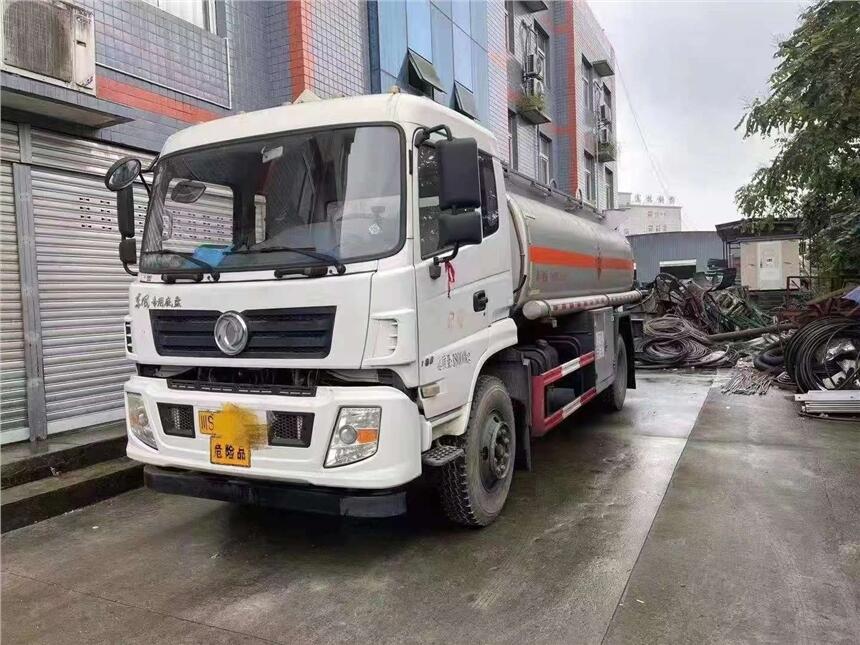 二手東風(fēng)10噸油罐車2019年12月四川達(dá)州戶特價(jià)轉(zhuǎn)讓