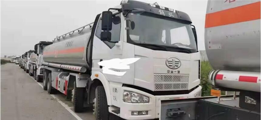 不上戶國五前四后八20噸油罐車特價處理