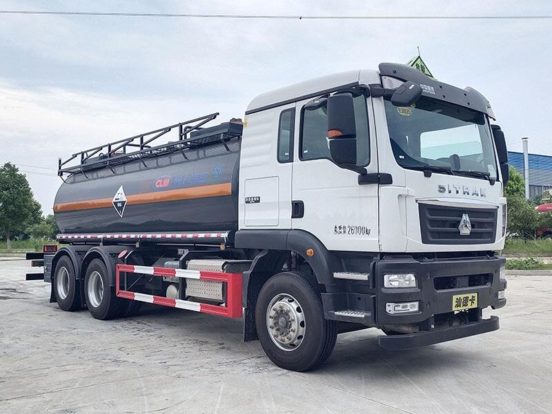 汕德卡后雙橋15噸液堿 氫氧化鈉8類腐蝕品罐式運輸車多少錢