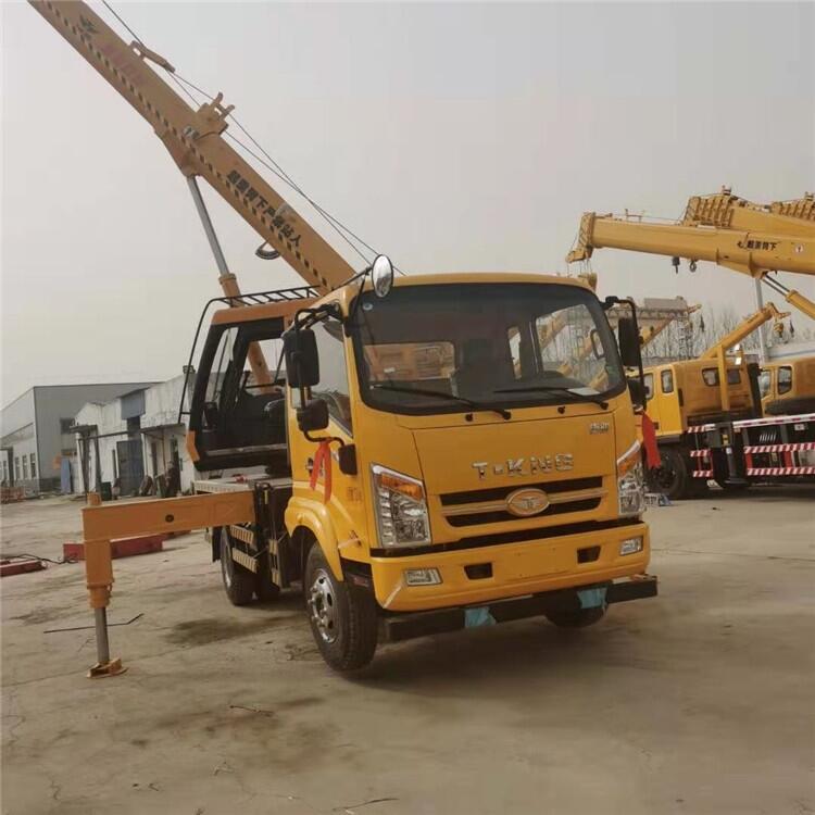 藍(lán)牌汽車(chē)吊 12噸吊車(chē) 自制吊車(chē)