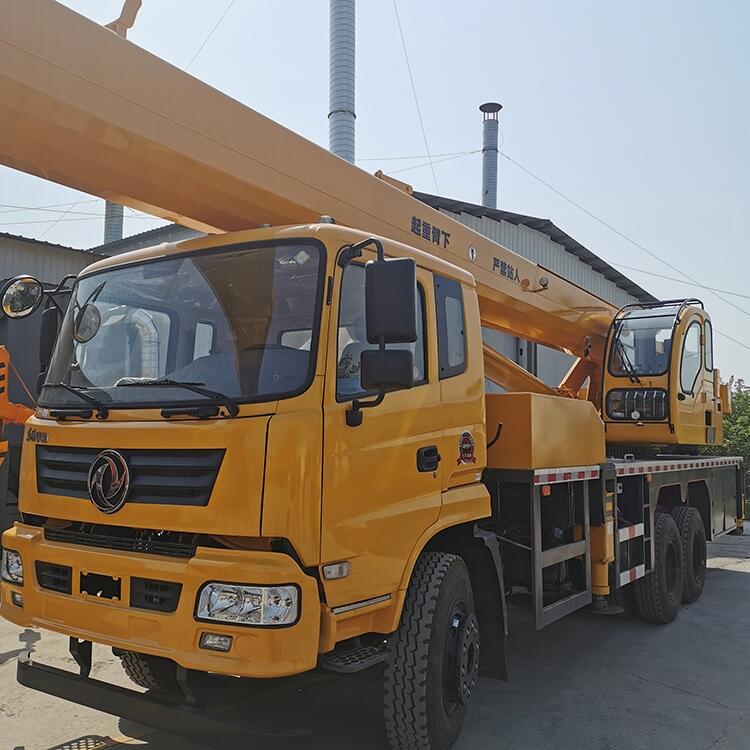 25噸吊車(chē) 小型吊車(chē) 東風(fēng)國(guó)六吊車(chē)