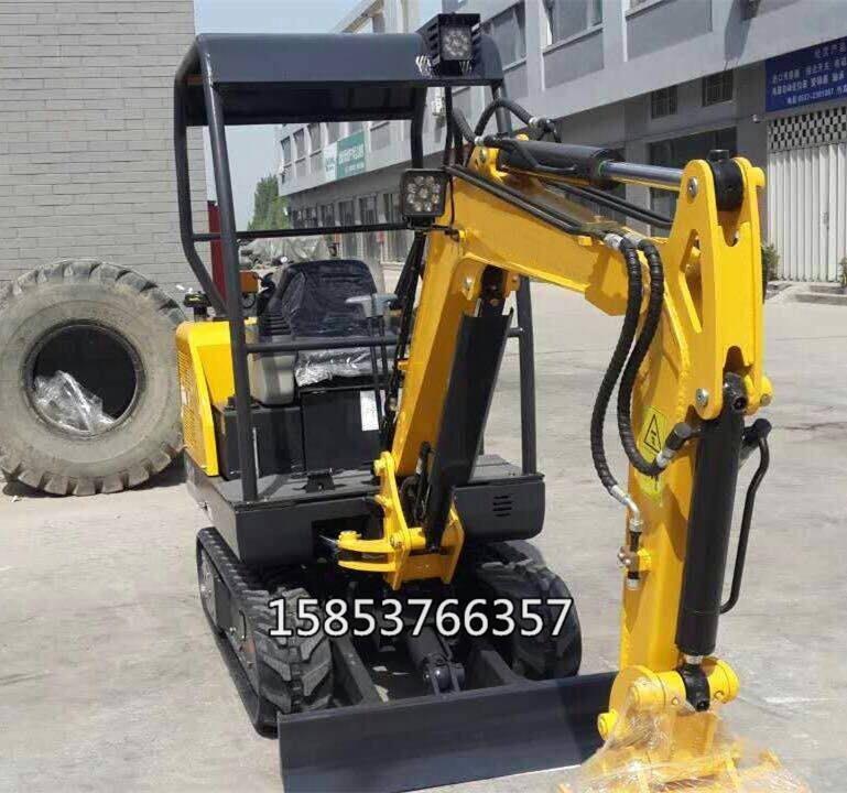 農(nóng)用履帶式小型挖掘機操作簡單嗎
