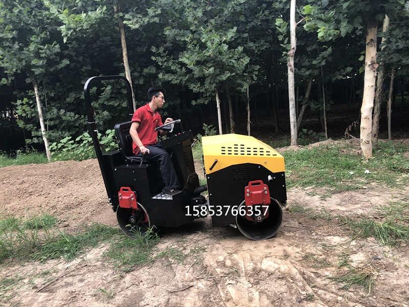 全液壓座駕式壓路機(jī)的優(yōu)點(diǎn)