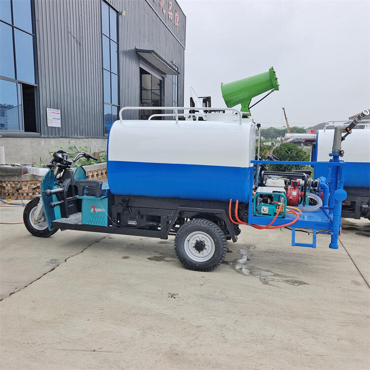 小型工程灑水車(chē) 除塵抑塵霧炮價(jià)格 新能源電動(dòng)三輪灑水車(chē)