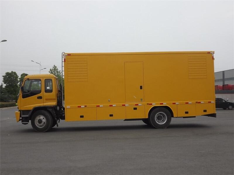 買600kw大運(yùn)國5移動發(fā)電車到程力集團(tuán)
