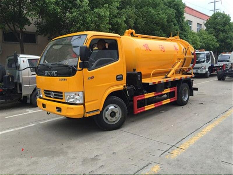 陜汽吸污車(chē)好價(jià)格便宜。