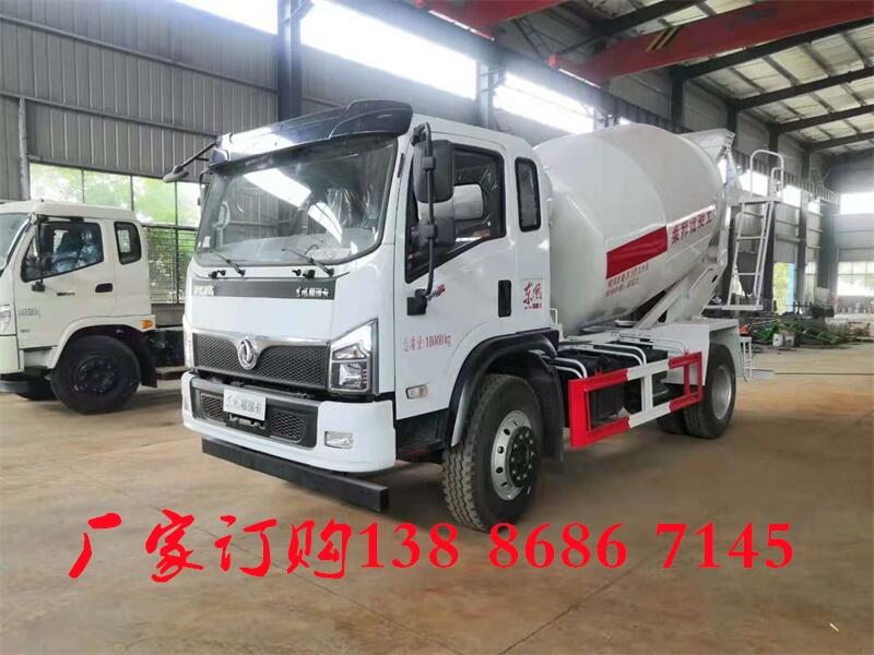 東風(fēng)7方攪拌車轉(zhuǎn)彎半徑小適合鄉(xiāng)村建設(shè)