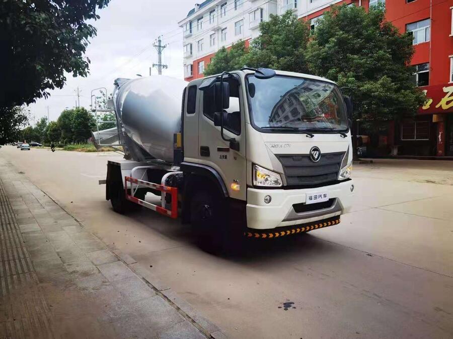 東風(fēng)福瑞卡5.5方水泥罐車車身短道路通過性強