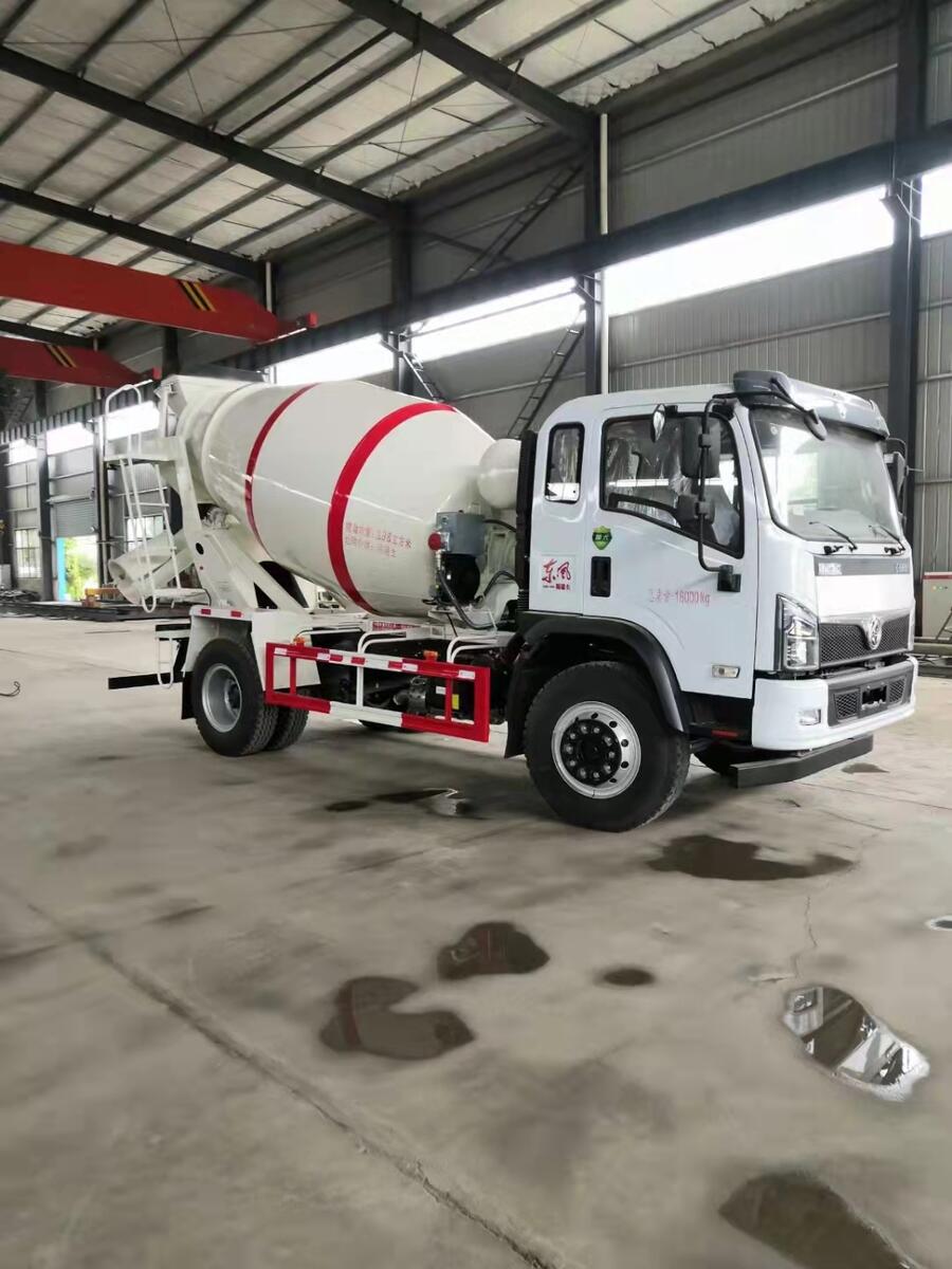 東風(fēng)5.5方水泥罐車多少錢一臺