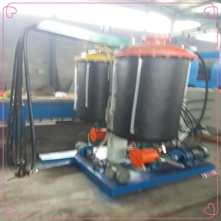 聚氨酯高壓發(fā)泡機(jī) 聚氨酯發(fā)泡澆注機(jī)設(shè)備 河北富民