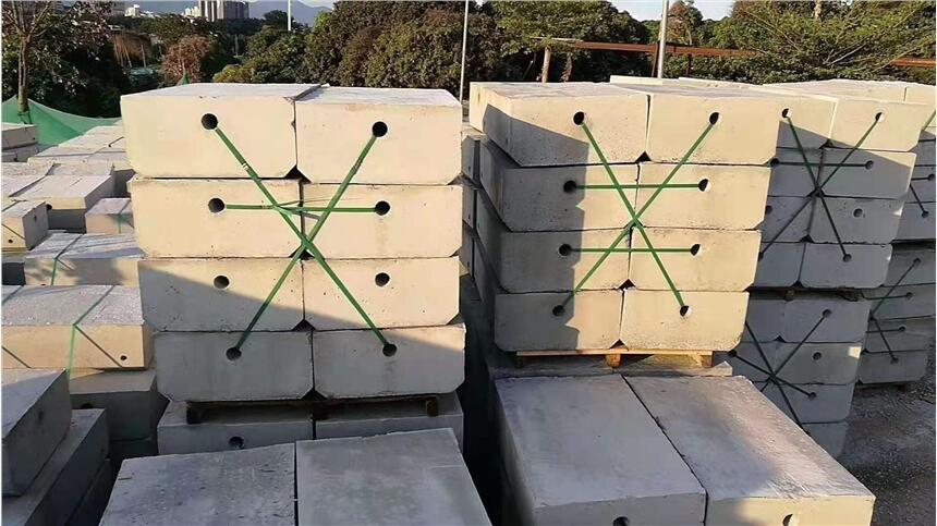 深圳觀瀾廠家直銷施工 預(yù)制塊 水泥墩 石塊
